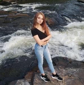 Meet your Posher, Camille